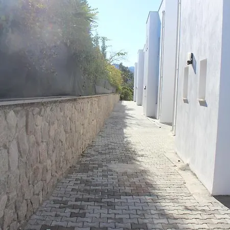 Marina Aynaz Tatil Villalari 빌라 얄리카베크