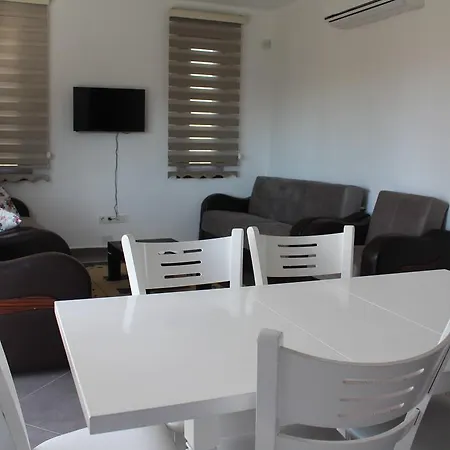 Marina Aynaz Tatil Villalari 얄리카베크