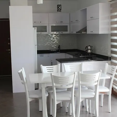 Marina Aynaz Tatil Villalari 빌라 얄리카베크